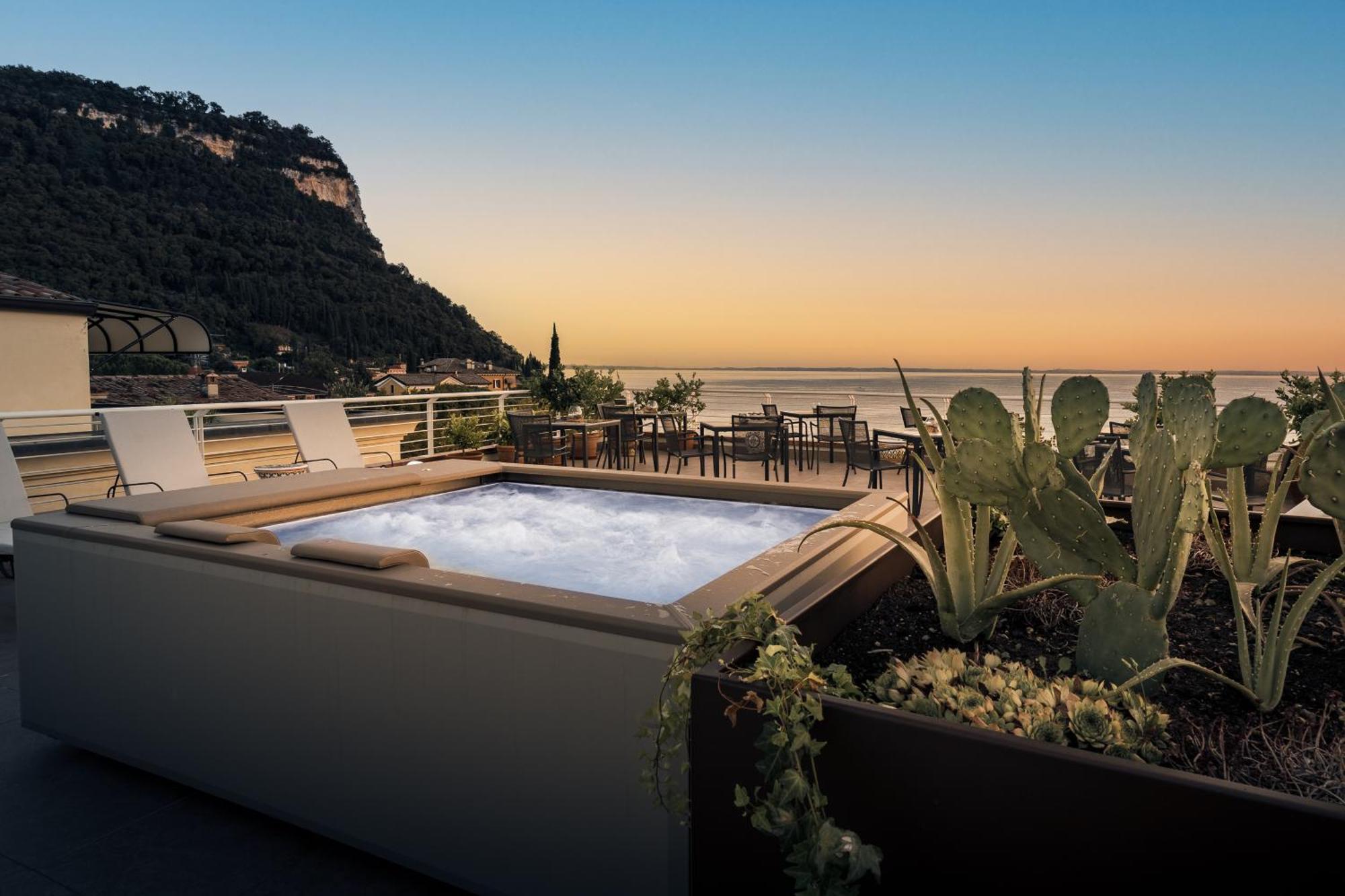 Hotel Giardinetto Garda  Ngoại thất bức ảnh